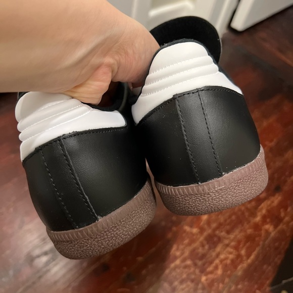 BNIB Adidas Samba Classic Shoes - Picture 9 of 9